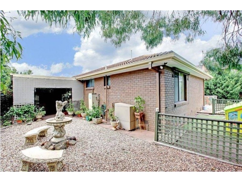 4 Turfan Close, Keilor Downs VIC 3038