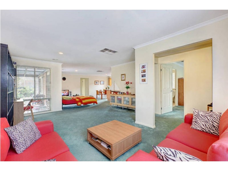 35 Brindalee Way, Hillside VIC 3037