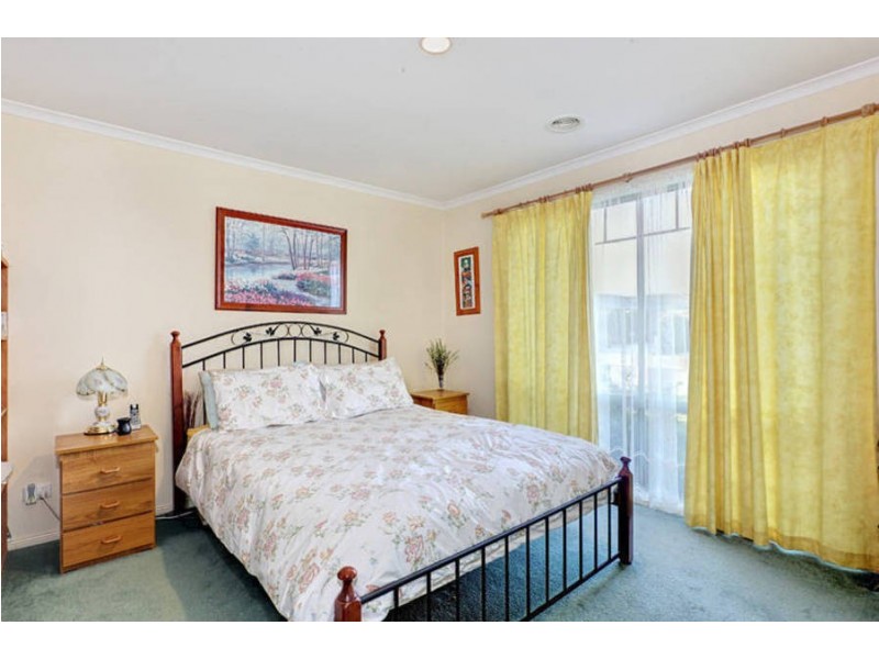 35 Brindalee Way, Hillside VIC 3037