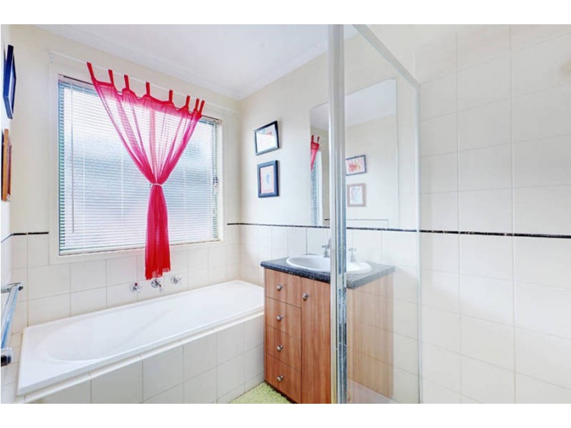 35 Brindalee Way, Hillside VIC 3037