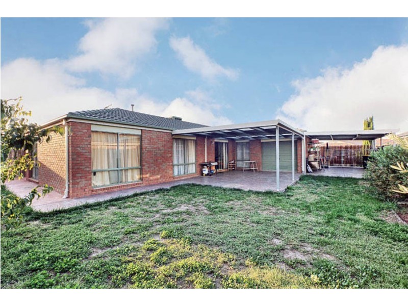 35 Brindalee Way, Hillside VIC 3037