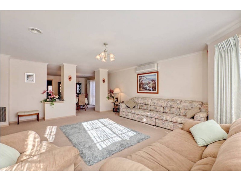 14 Sandalwood Avenue, Hillside VIC 3037