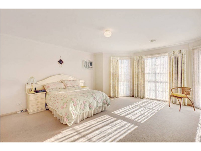 14 Sandalwood Avenue, Hillside VIC 3037