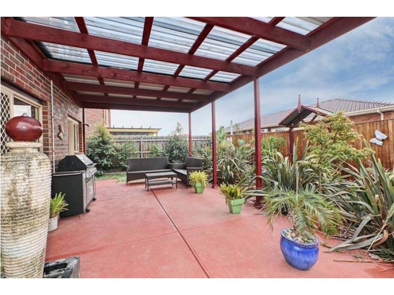 1 Avon Walk, Taylors Hill VIC 3037