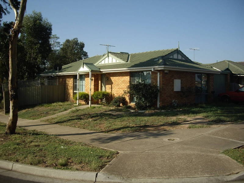 2 Meade Way, Sydenham VIC 3037