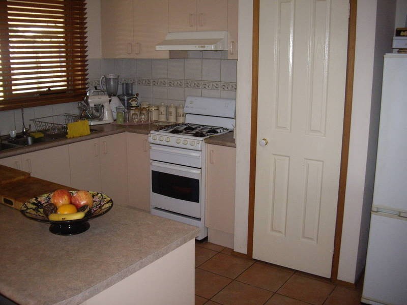 2 Meade Way, Sydenham VIC 3037