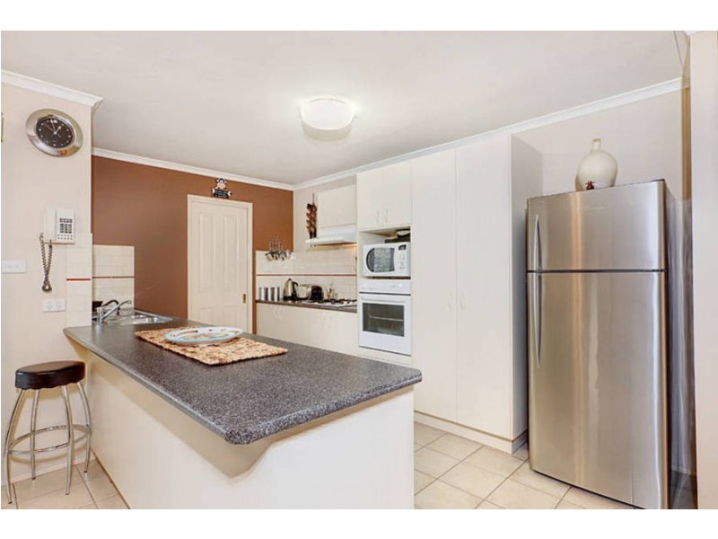 8 Twyford Close, Hillside VIC 3037