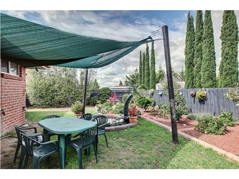 8 Twyford Close, Hillside VIC 3037