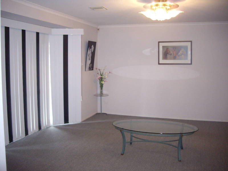 12 Shale Court, Delahey VIC 3037