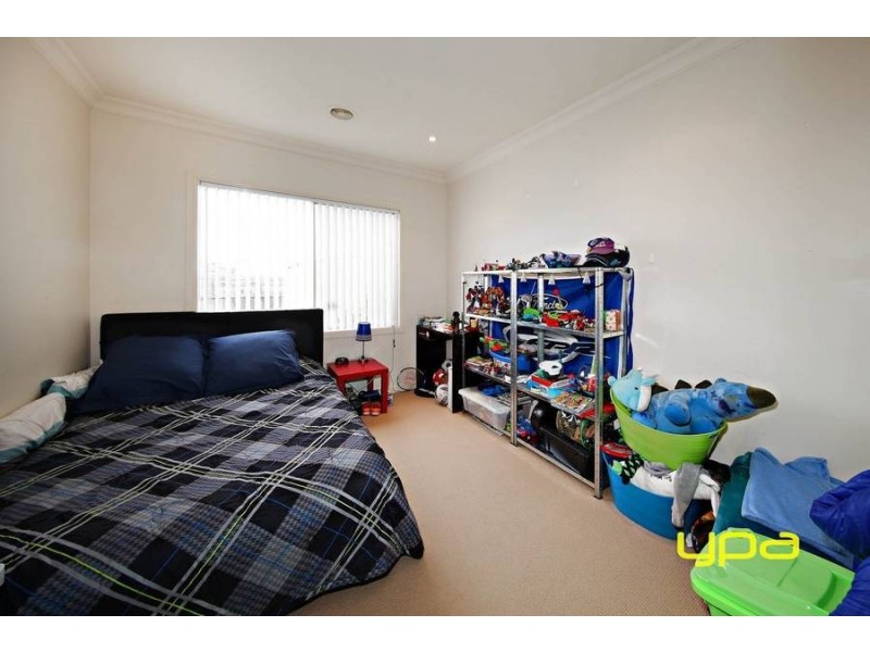 15 Lachlan Lane, Taylors Hill VIC 3037