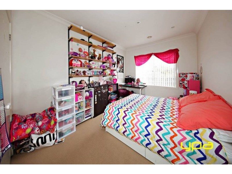 15 Lachlan Lane, Taylors Hill VIC 3037