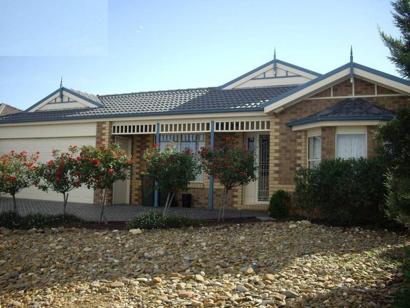 10 Adina Place, Delahey VIC 3037