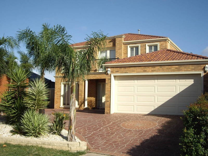 3 Rowell Place, Taylors Lakes VIC 3038