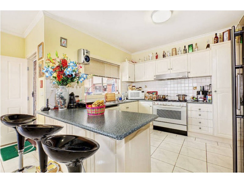 4 Tussock Crescent, Sydenham VIC 3037
