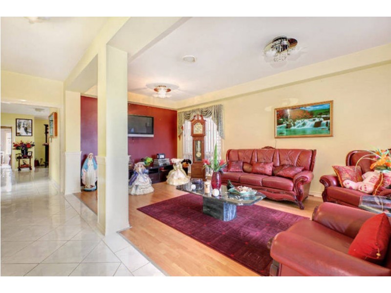 4 Tussock Crescent, Sydenham VIC 3037