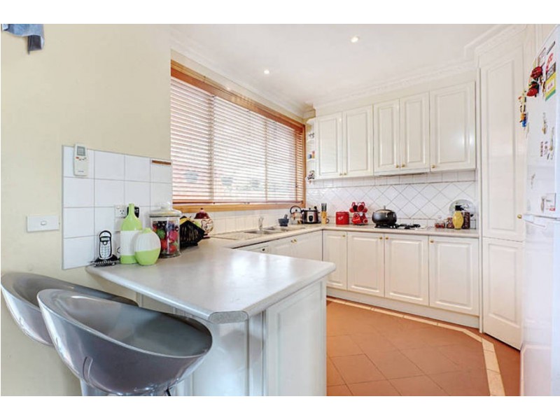 1/23  Victoria Road, Sydenham VIC 3037