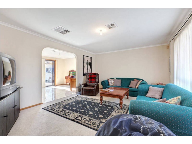 17 Australia Drive, Taylors Lakes VIC 3038