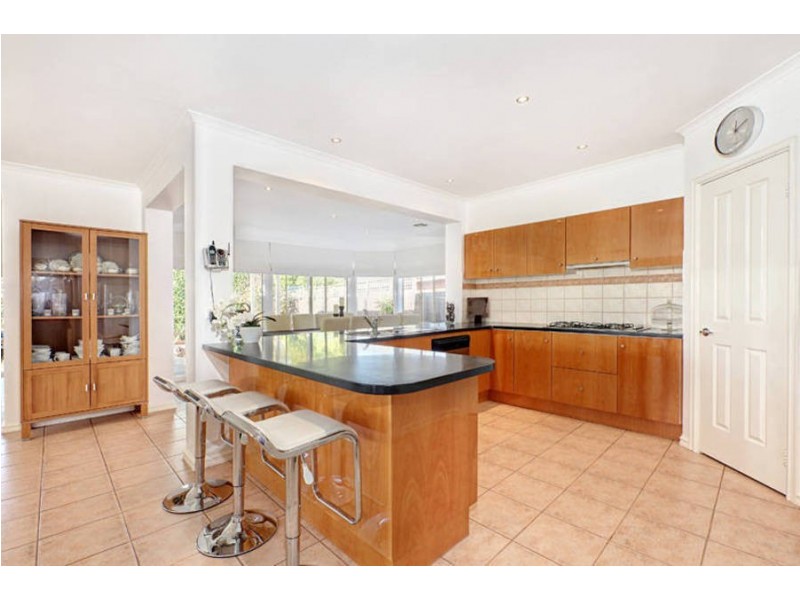 10 O’Hara Court, Taylors Lakes VIC 3038