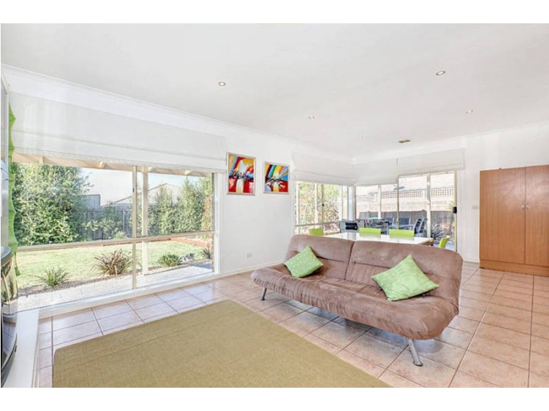 10 O’Hara Court, Taylors Lakes VIC 3038