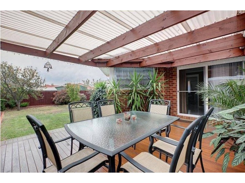 1 Derribong Court, Delahey VIC 3037
