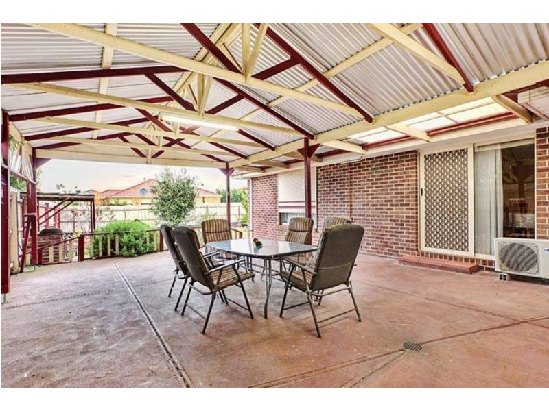 11 Lachlan Lane, Taylors Hill VIC 3037