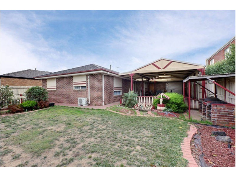 11 Lachlan Lane, Taylors Hill VIC 3037