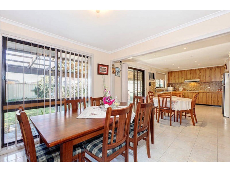 8 Balnarring Avenue, Kings Park VIC 3021