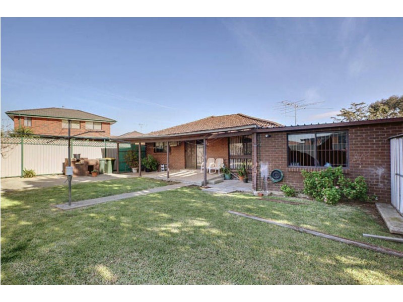 8 Balnarring Avenue, Kings Park VIC 3021