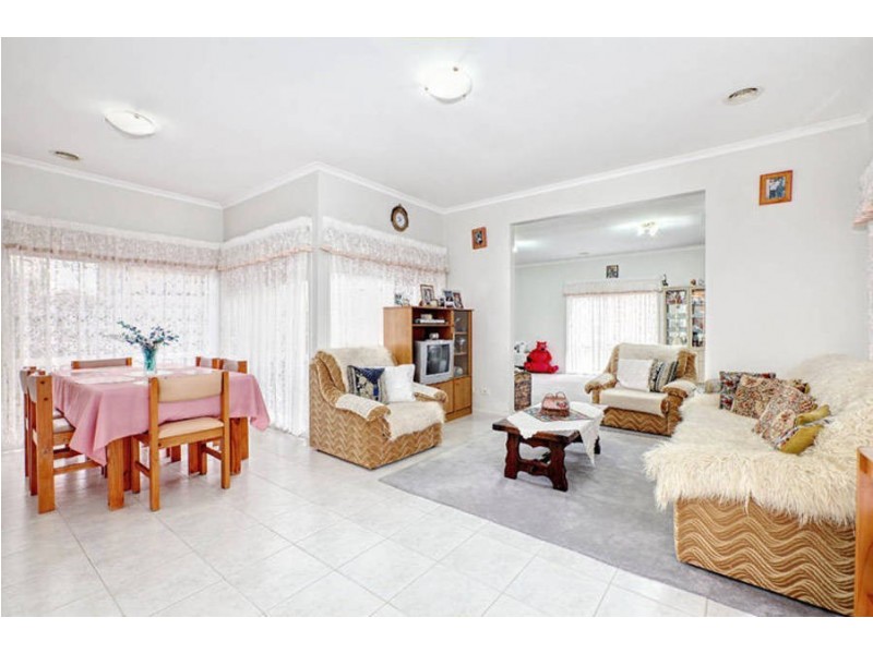 4 Blackman Crescent, Taylors Lakes VIC 3038