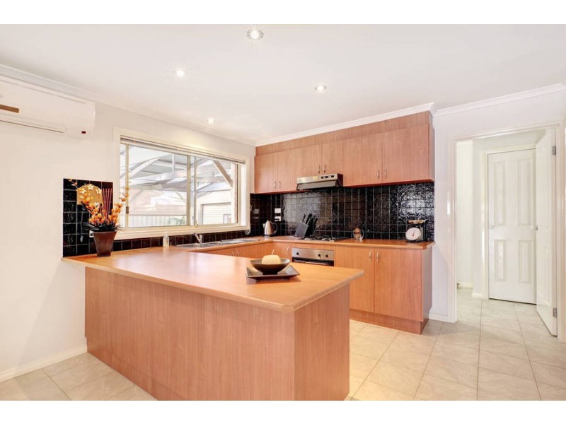 53 Jindabyne Avenue, Taylors Hill VIC 3037