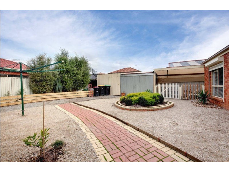 53 Jindabyne Avenue, Taylors Hill VIC 3037
