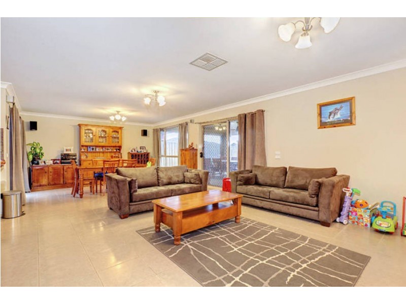 10 Cremorne Grove, Taylors Hill VIC 3037