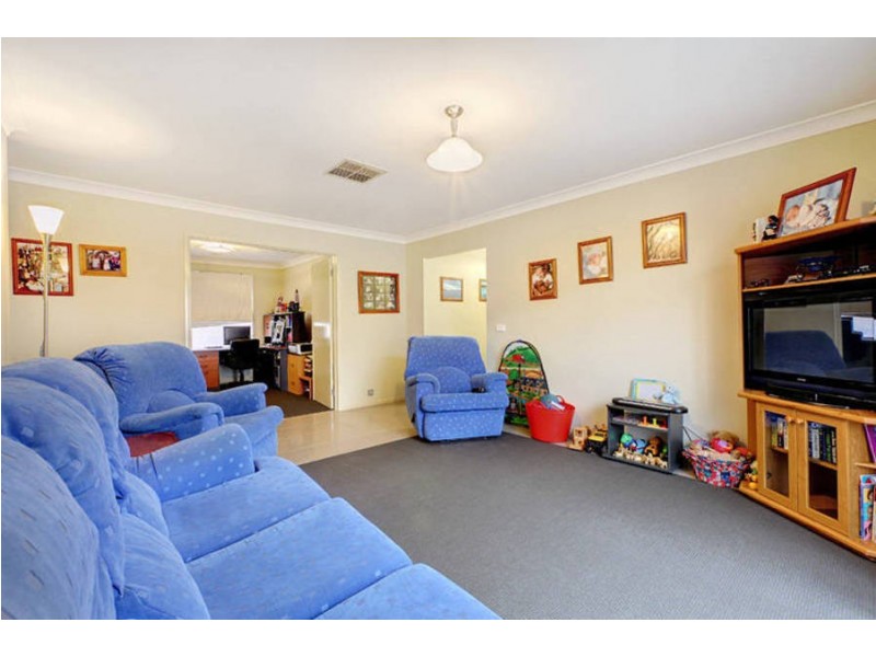 10 Cremorne Grove, Taylors Hill VIC 3037