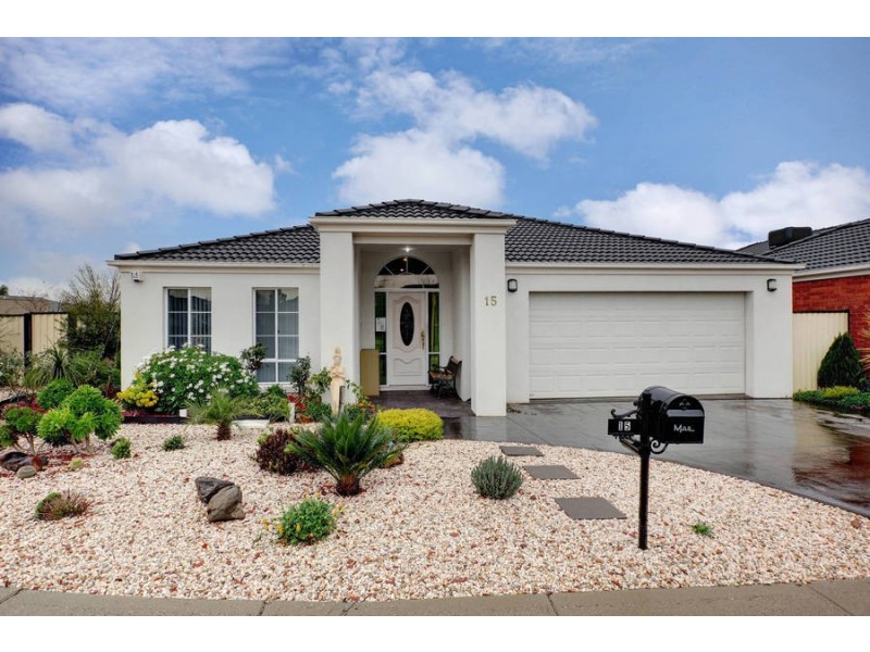15 Webbs Avenue, Taylors Hill VIC 3037