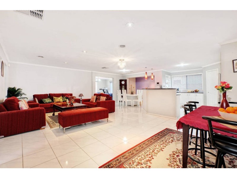 15 Webbs Avenue, Taylors Hill VIC 3037