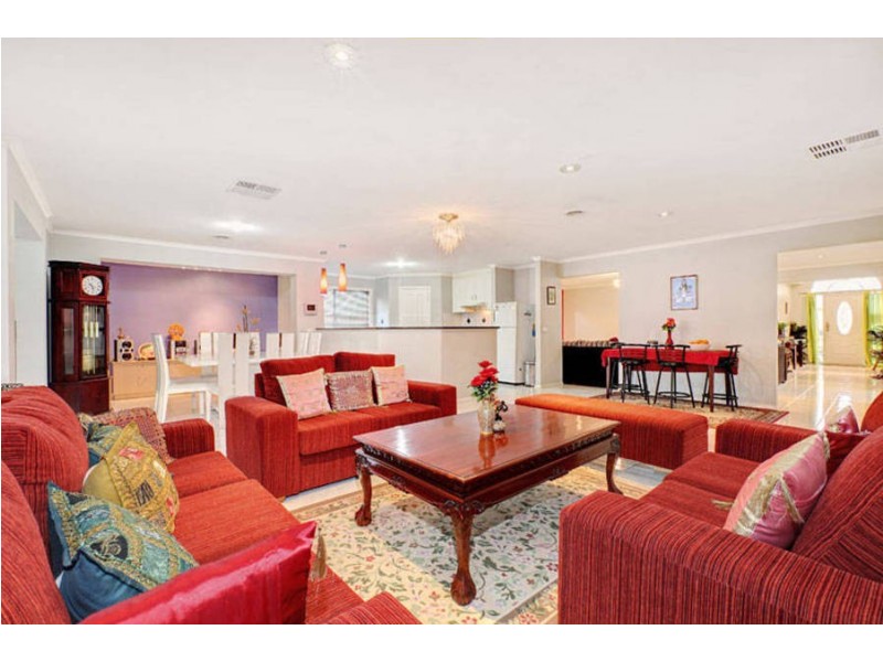 15 Webbs Avenue, Taylors Hill VIC 3037