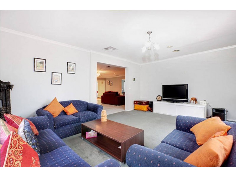 15 Webbs Avenue, Taylors Hill VIC 3037