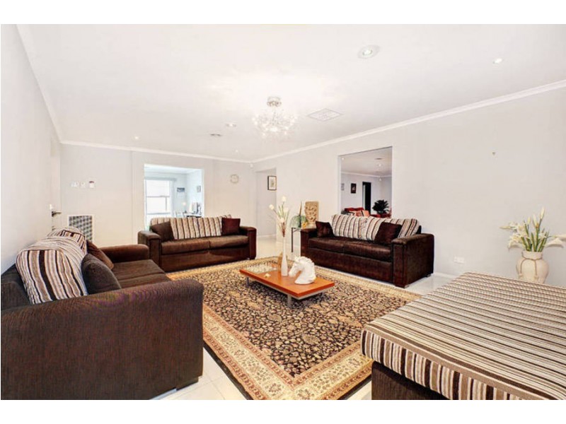 15 Webbs Avenue, Taylors Hill VIC 3037