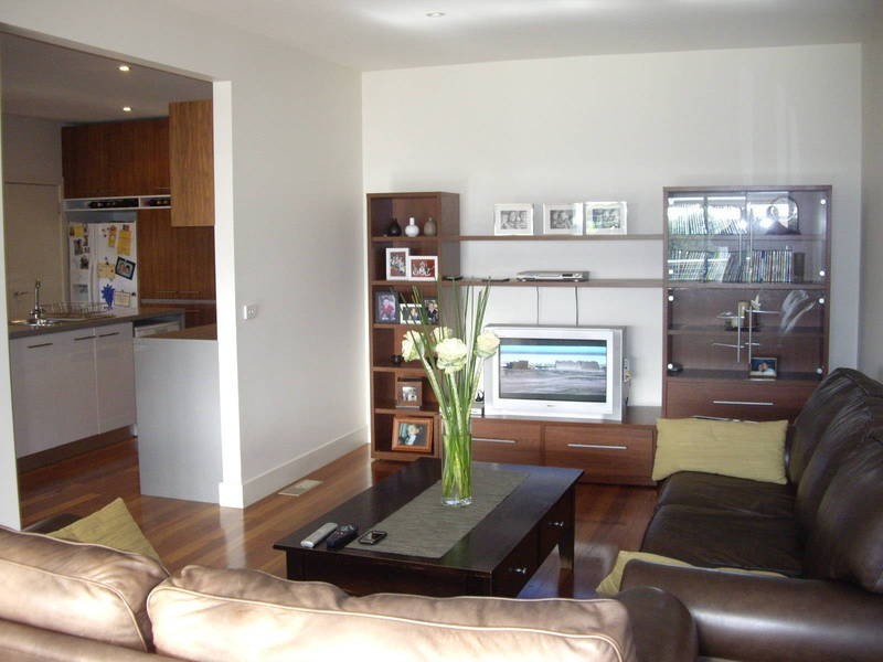 70 Jindabyne Avenue, Taylors Hill VIC 3037