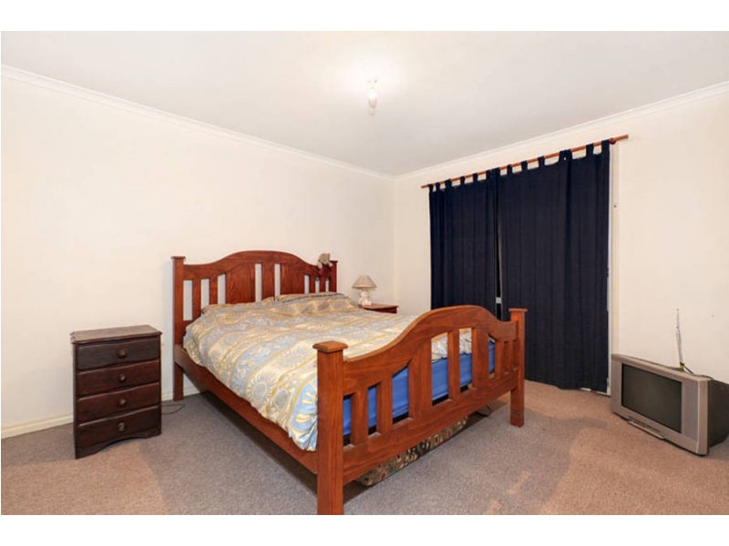 4/19  Argyll Street, Sydenham VIC 3037