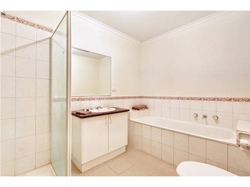 4/19  Argyll Street, Sydenham VIC 3037