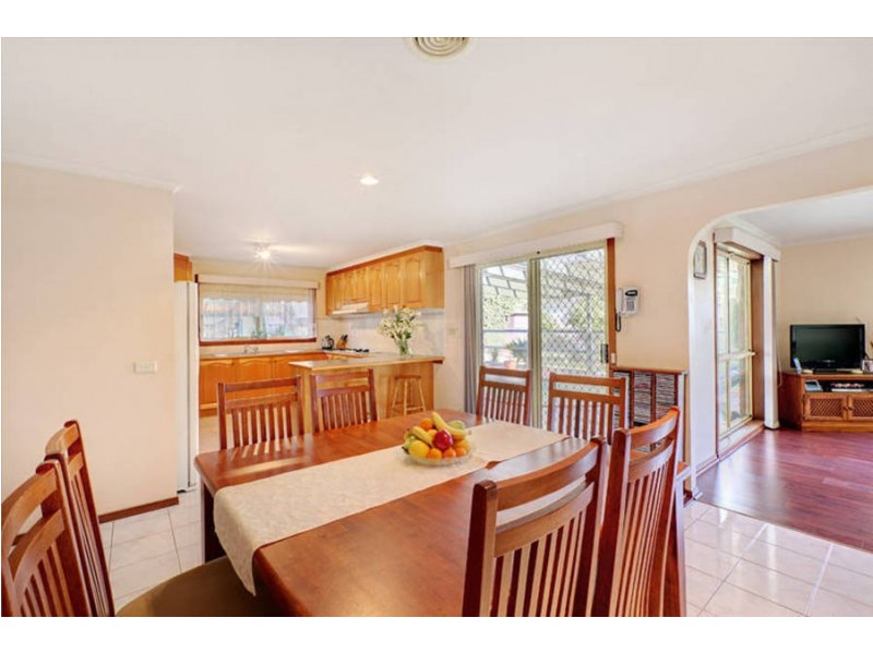 28 Chittenup Bend, Sydenham VIC 3037