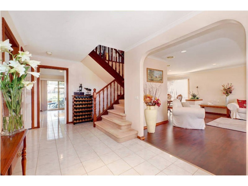 28 Chittenup Bend, Sydenham VIC 3037