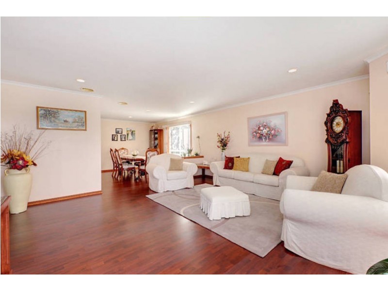 28 Chittenup Bend, Sydenham VIC 3037