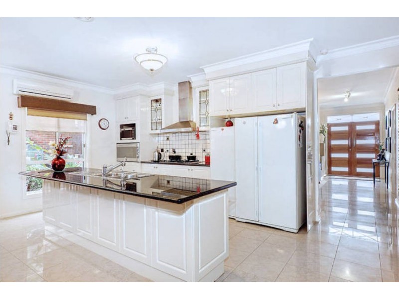 21 Nicholsen Terrace, Taylors Hill VIC 3037