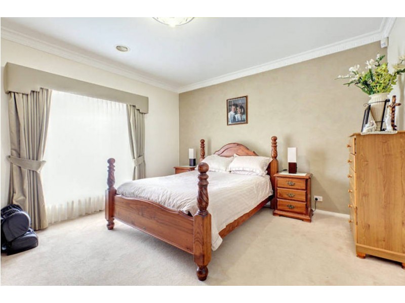 21 Nicholsen Terrace, Taylors Hill VIC 3037