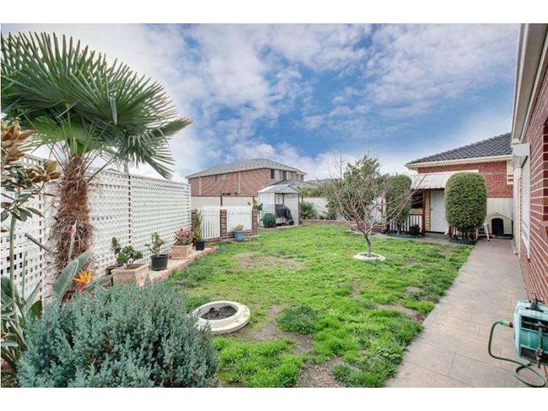 21 Nicholsen Terrace, Taylors Hill VIC 3037