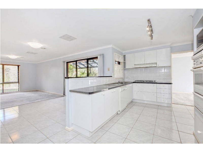 6 Chaffmill Close, Sydenham VIC 3037