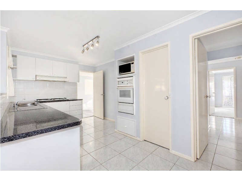 6 Chaffmill Close, Sydenham VIC 3037