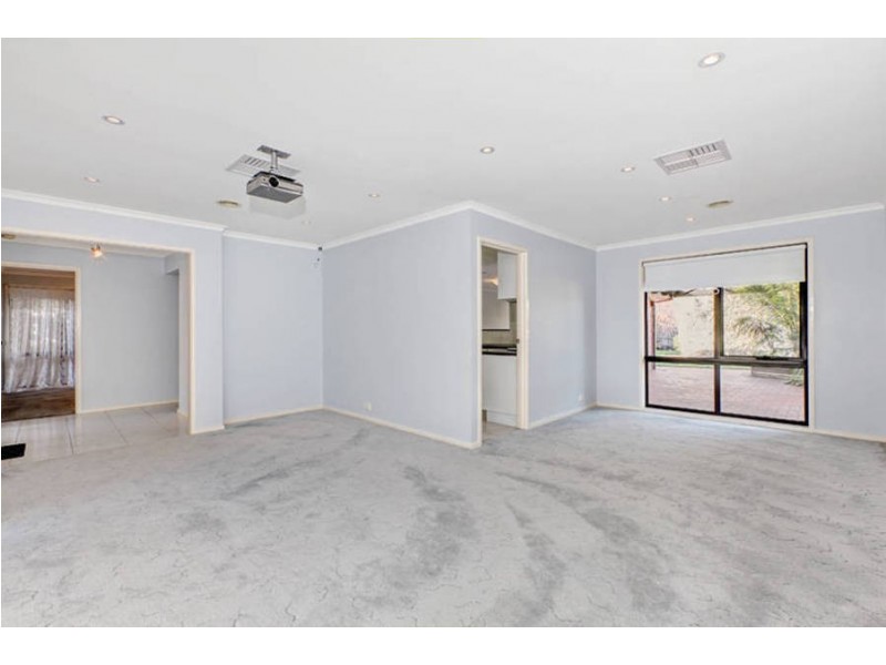 6 Chaffmill Close, Sydenham VIC 3037